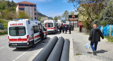 Türkeli'de 2 otomobil çarpıştı: 3 yaralı