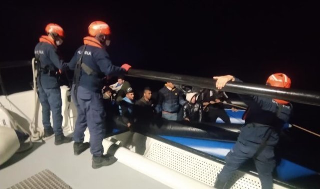Yunanistan’ın geri ittiği 59 göçmeni Sahil Güvenlik kurtardı