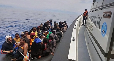 Yunanistan'ın ölüme ittiği 46 göçmen kurtarıldı