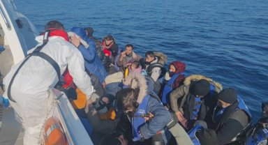 Yunanistan ölüme itiyor, Sahil güvenlik kurtarıyor