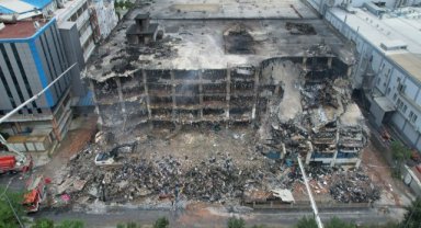 Başakşehir'deki iş hanın son durumu havadan görüntülendi