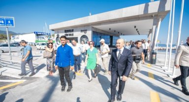 Başkan Soyer yenilenen Üçkuyular Feribot İskelesi’ni inceledi