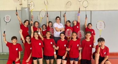 Bayraklılı sporculardan ‘Badminton’ başarısı
