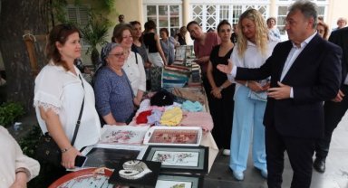 Bornova Belediyesi’nin kursiyerlerinden muhteşem sergi