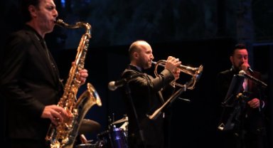 Bornova’da Caz rüzgarı:100 Yılın Cazı Sanatseverlerle buluştu