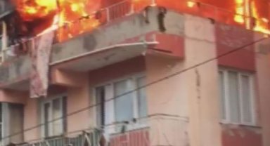 Çatı katı alev alev yandı vatandaşlar korku dolu anlar yaşadı