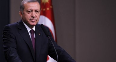 Cumhurbaşkanı Erdoğan'dan Zarifoğlu ve Karakoç paylaşımı