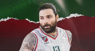 Deniz Kılıçlı 1 yıl daha P. Karşıyaka’da