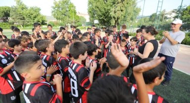 Efes Selçuk Belediyesi’nin spor kulüplerine desteği sürüyor