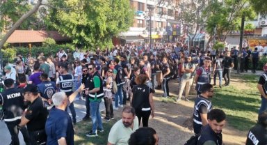 İzmir’de LGBT yürüyüşüne polis müdahalesi: 50’nin üzerinde gözaltı
