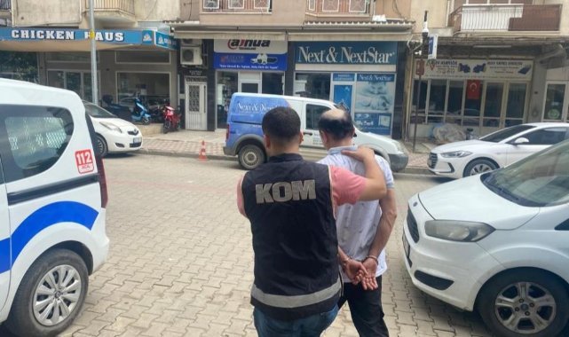 İzmir'de üzerinden 42 bin lira sahte para çıkan kişi tutuklandı