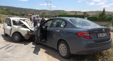 Kırıkkale'de feci kaza: Kafa kafaya çarpıştılar