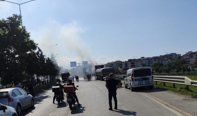 Kömür yüklü tırın motor bölümü yandı, faciadan dönüldü