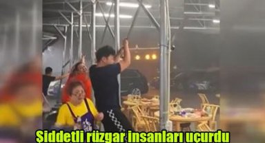 Şiddetli rüzgar  insanları uçurdu