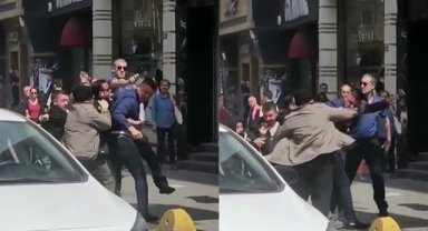 Taksi şoförü ile otomobil sürücüsü birbirine girdi