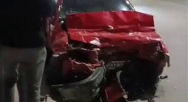 Tokat'ta kamyonet ile otomobilin çarpıştı