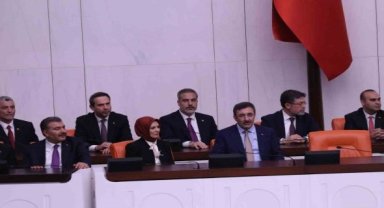 Yeni kabine üyeleri TBMM Genel Kurulunda yemin etti