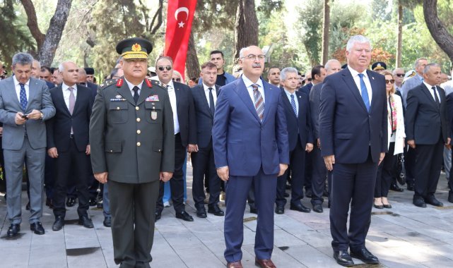 15 Temmuz Şehitleri İzmir'de dualarla anıldı