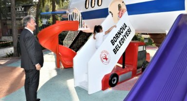 29 Ekim ve 23 Nisan Uçakları Bornova'ya iniş yaptı