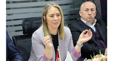 AK Parti'li Çankırı İzmir Büyükşehir Belediyesi'ne yüklendi