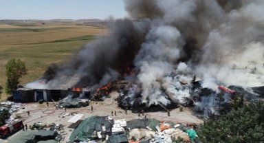 Ankara'da yatak fabrikasında yangın