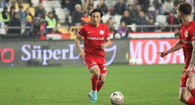 Antalyaspor, Japon futbolcu Shoya Nakajima ile yollarını ayırdı