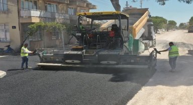 Bergama asfalt çalışmaları hız kesmeden devam ediyor