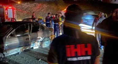 Çankırı'da iki otomobil çarpıştı: 1 ölü, 9 yaralı