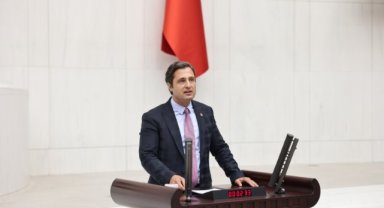 CHP’li Yücel şehir efsanesine dönüşen İzmir Şehir Hastanesi’ni Meclis’e taşıdı