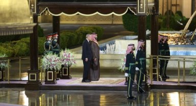 Cumhurbaşkanı Erdoğan, Suudi Arabistan’da resmi törenle karşılandı