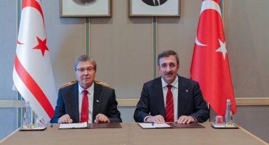 Cumhurbaşkanı Yardımcısı Yılmaz, KKTC Başbakanı Üstel ile bir araya geldi