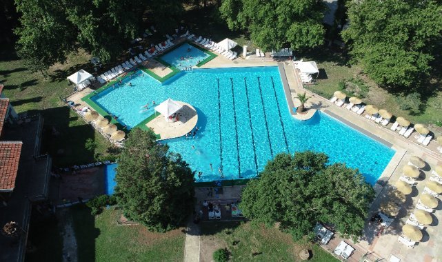 Efes Selçuk'ta Milli Takım Antrollerinden yüzme kursu
