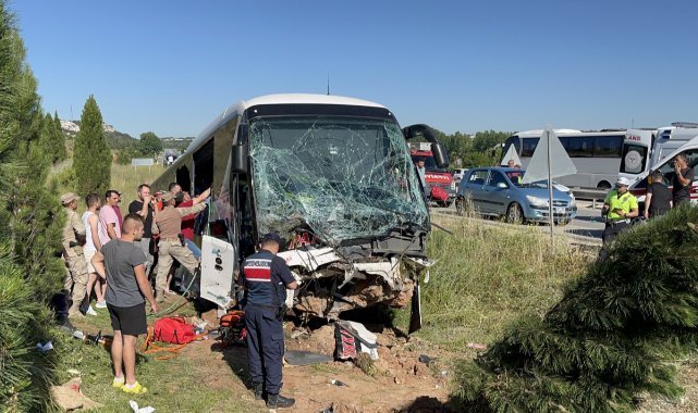 Eskişehir'de otobüs yoldan çıktı