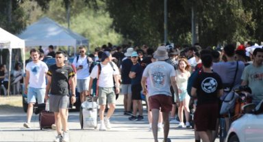 Festivaller kenti Efes Selçuk'ta Waf esnafa can suyu gençlere nefes oldu