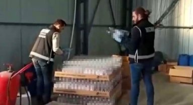 İzmir’de tonlarca sahte etil alkol ele geçirildi