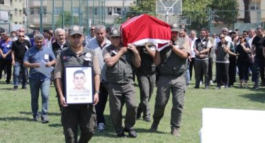 İzmir’deki orman yangınında şehit olan orman işçisi memleketine uğurlandı