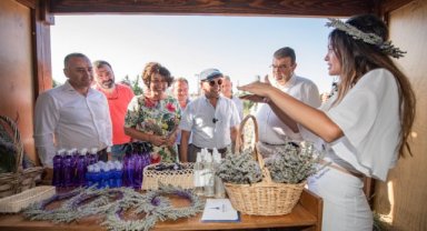İzmir’in Kozmetik Köyü Ulamış’ta açıldı: ​​​​​​​“Genç çiftçilerimiz bu milletin çağdaş efendisi olacak”