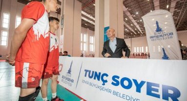 İzmir’in yeni spor uygulaması Sporİzmir kullanıma sunuldu