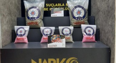 İzmir polisi yüklü miktarda uyuşturucu ele geçirdi