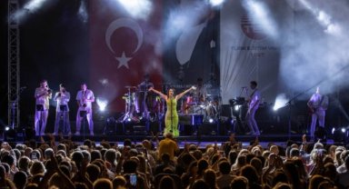 Karsu eğitimde fırsat eşitliği için Çeşme'de sahne aldı