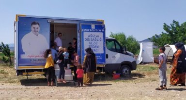 Kınık’ta gezici diş sağlığı aracında tarım işçilerine sağlık taraması