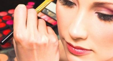 Kozmetik ürünleri göz sağlığına uygun kullanmanın yolları