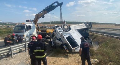 Kuzey Marmara Otoyolu'nda tır devrildi: 1 ölü