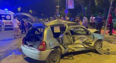Maltepe’de aşırı hız yaptı, İSPARK’tan çıkan araca çarptı