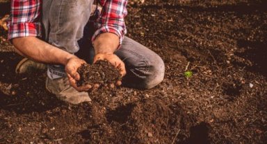Menderes Belediyesi'nden üreticiye ücretsiz toprak analizi