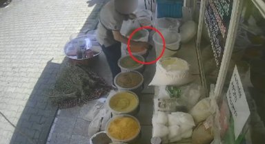 Önce alışveriş yaptı, sonra kaşla göz arasında tezgahtaki telefonu çaldı