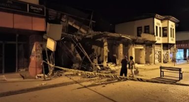 Osmaniye’de ağır hasarlı 2 katlı bina çöktü