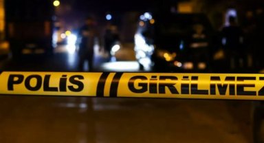 Otomobil duran araca arkadan çarptı