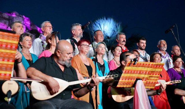 Seferihisar’da türkü dolu gece
