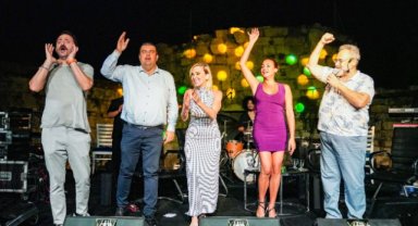 Seferihisar'da yaz sohbetlerinde Ege türküleri coşkusu